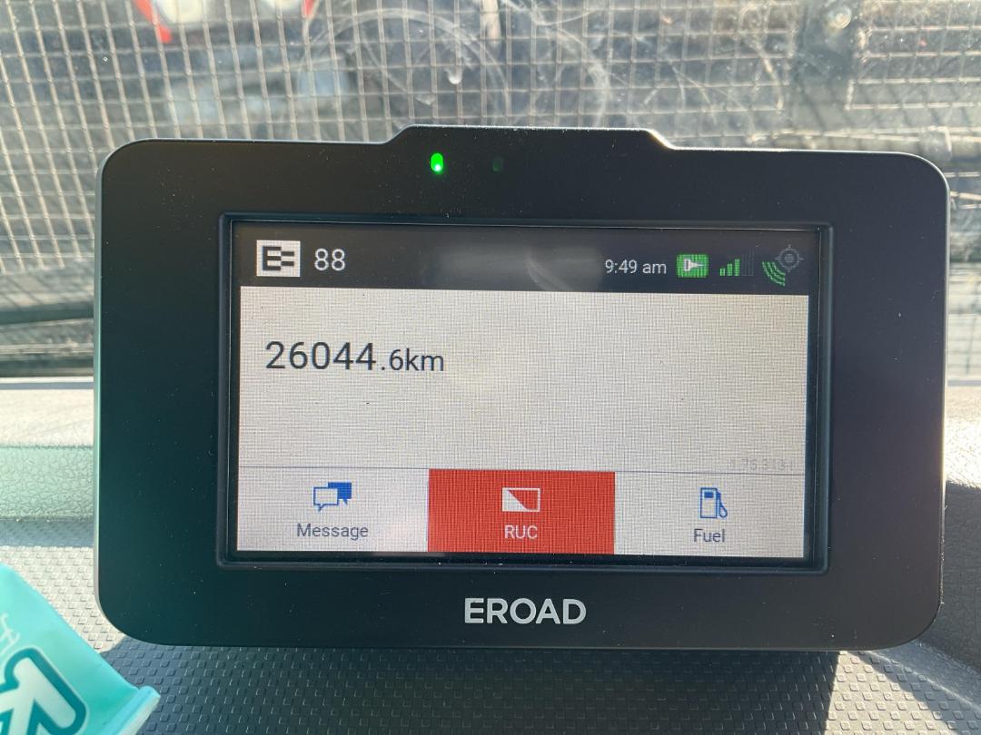 Photo '48' of Mitsubishi Fuso FU281R1 Curtainsider