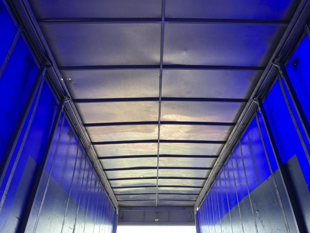 Photo '22' of Mitsubishi Fuso FU281R1 Curtainsider