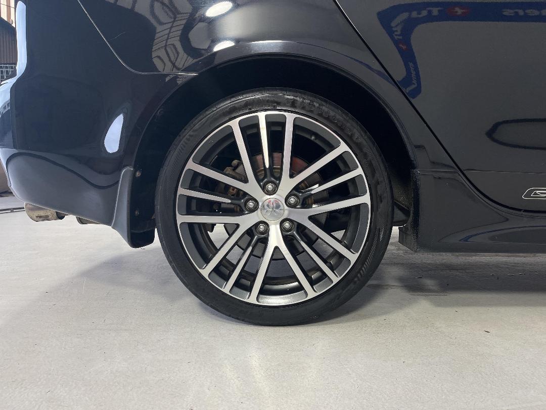 Photo '12' of Mitsubishi Lancer