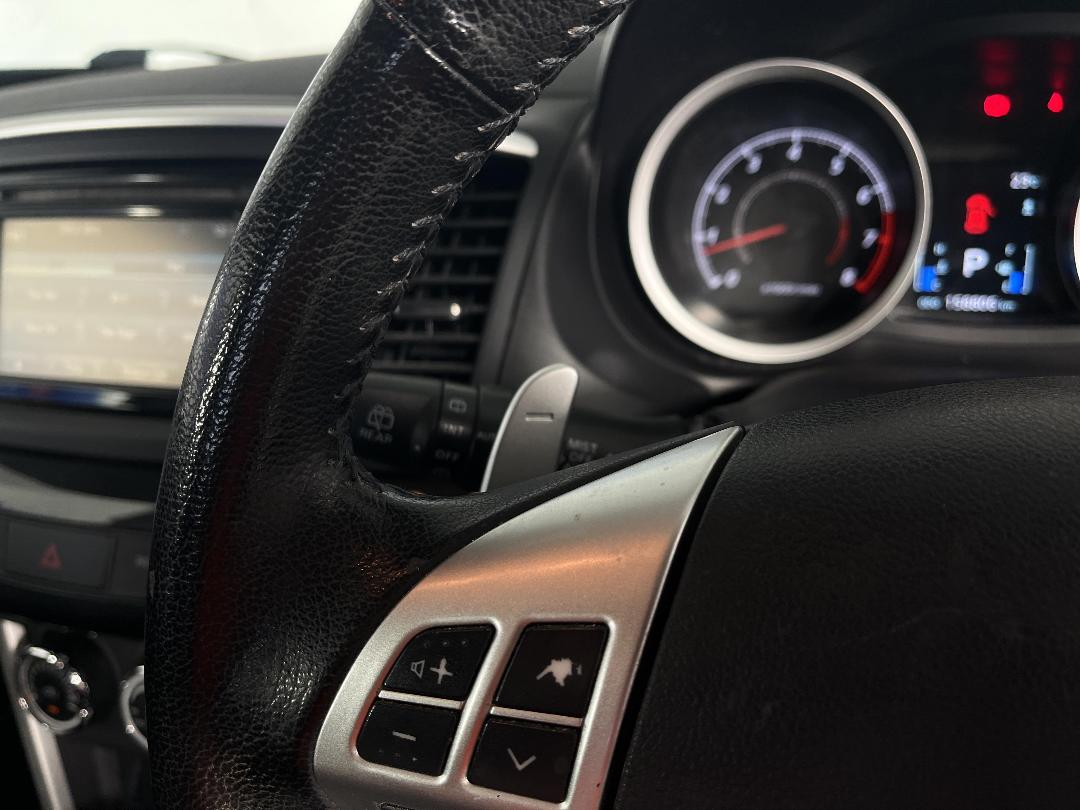 Photo '29' of Mitsubishi Lancer