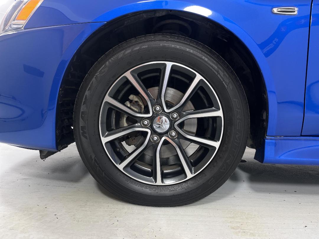 Photo '10' of Mitsubishi Lancer