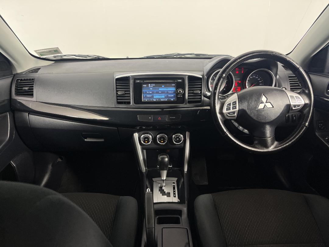 Photo '17' of Mitsubishi Lancer