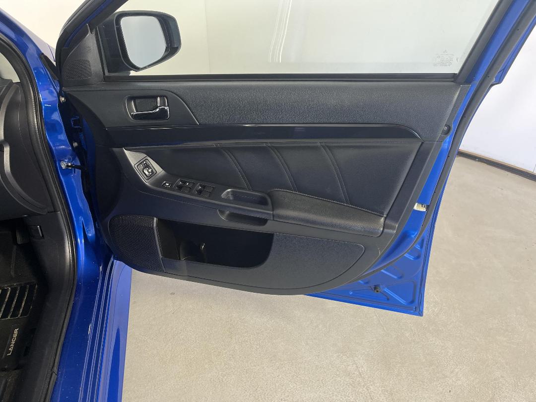 Photo '15' of Mitsubishi Lancer Photo '15' of Mitsubishi Lancer