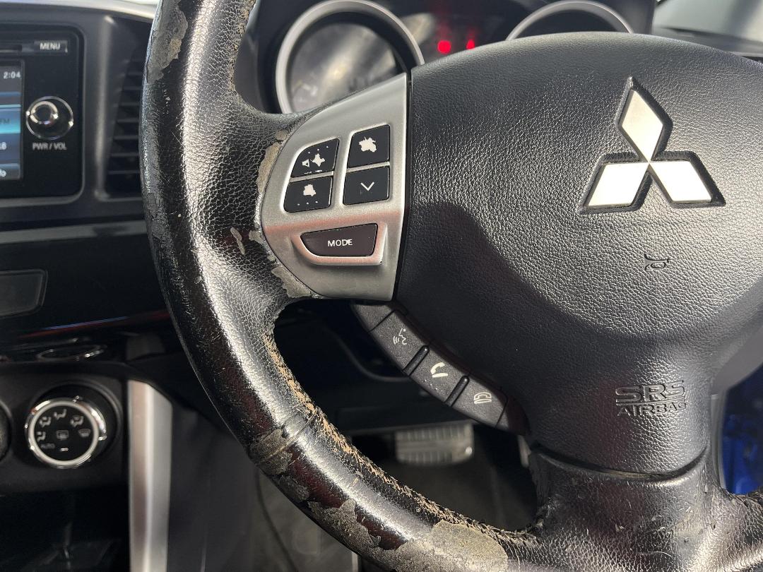 Photo '28' of Mitsubishi Lancer Photo '28' of Mitsubishi Lancer