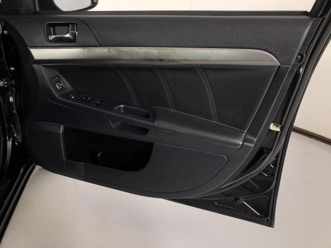 Photo '15' of Mitsubishi Lancer