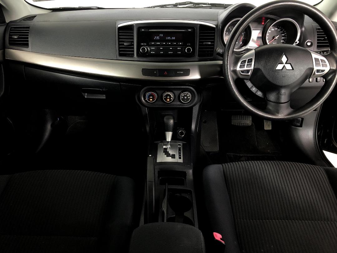 Photo '17' of Mitsubishi Lancer