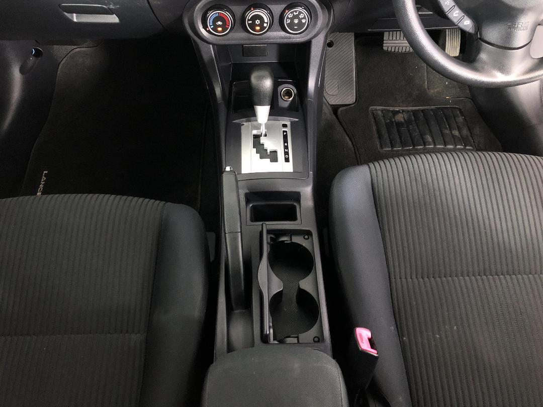 Photo '18' of Mitsubishi Lancer