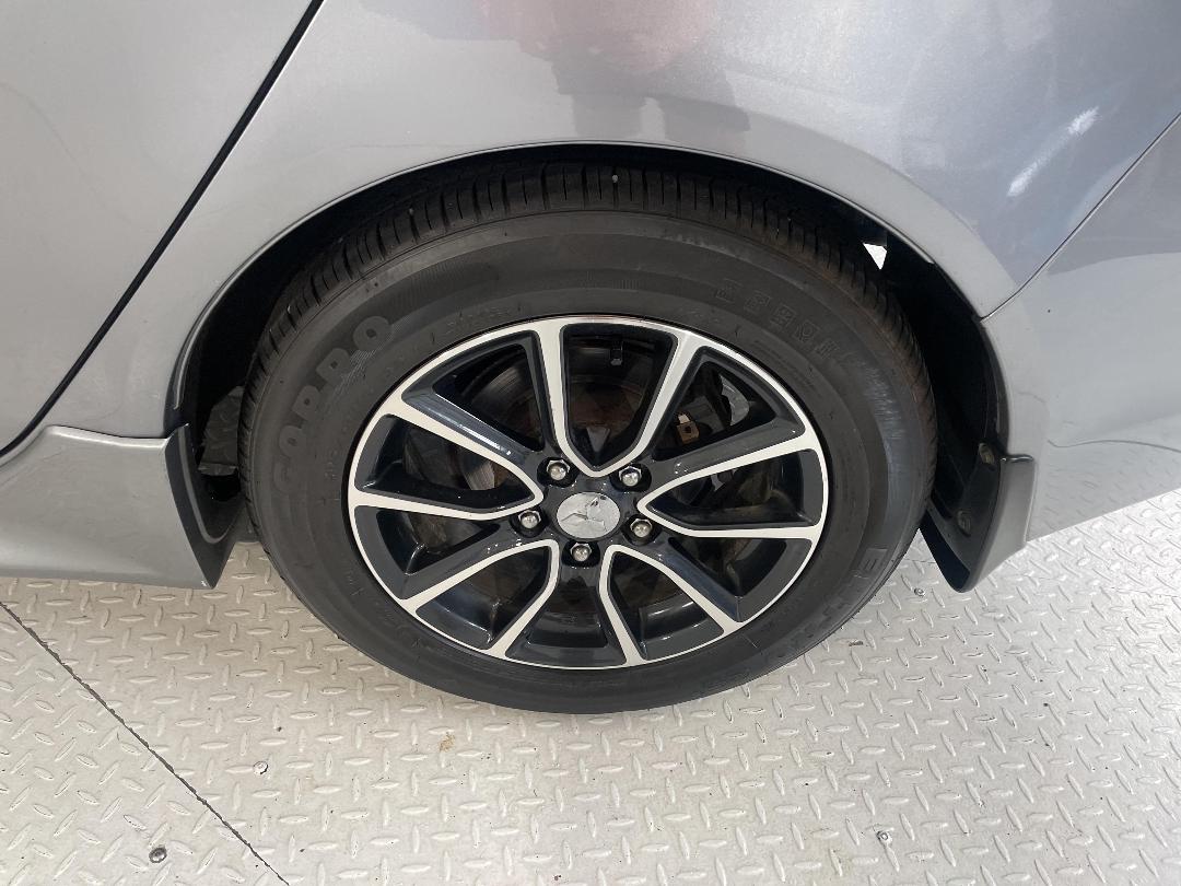 Photo '11' of Mitsubishi Lancer