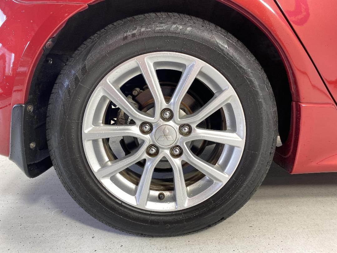 Photo '12' of Mitsubishi Lancer Photo '12' of Mitsubishi Lancer