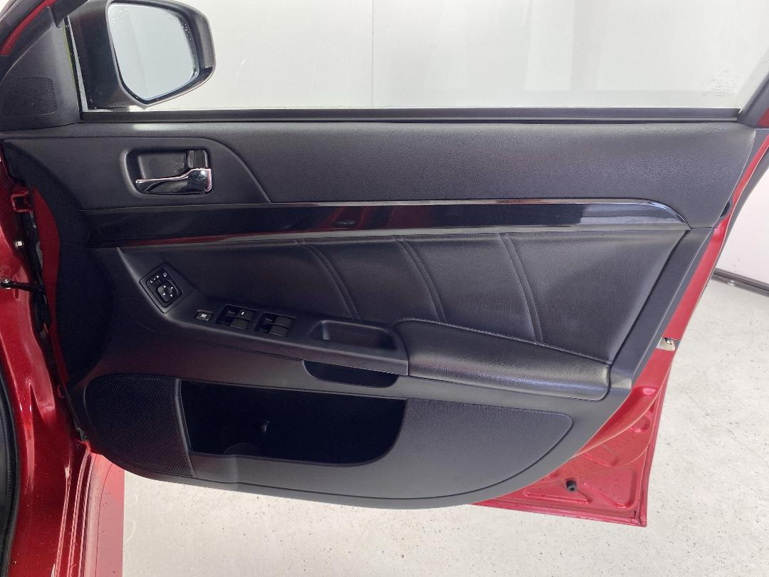 Photo '15' of Mitsubishi Lancer Photo '15' of Mitsubishi Lancer