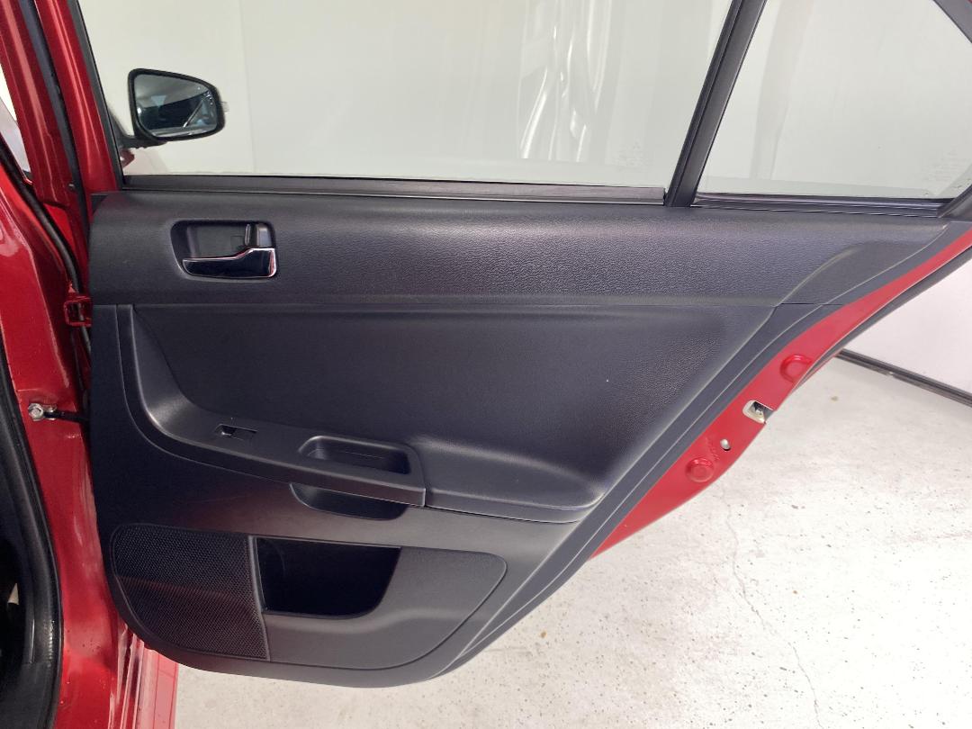 Photo '19' of Mitsubishi Lancer Photo '19' of Mitsubishi Lancer