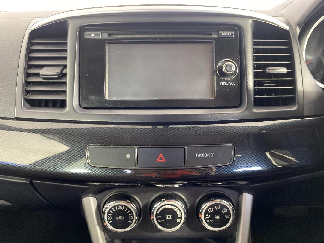 Photo '18' of Mitsubishi Lancer Photo '18' of Mitsubishi Lancer