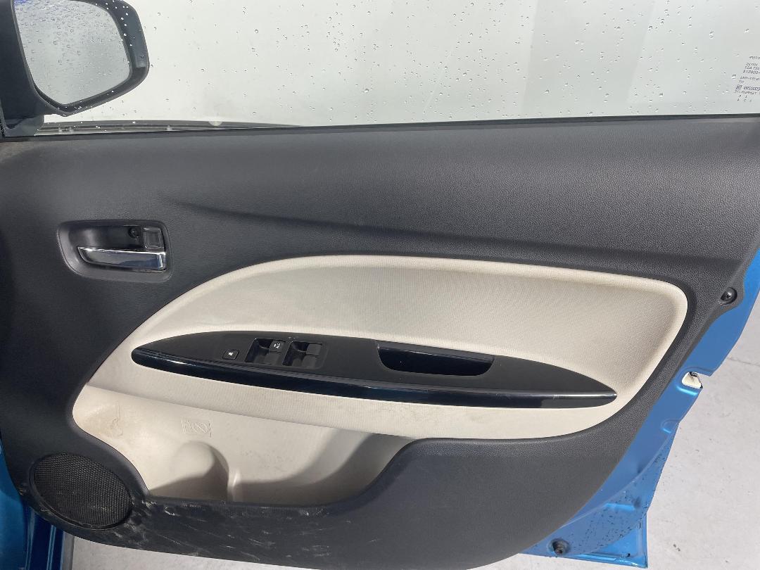 Photo '15' of Mitsubishi Mirage