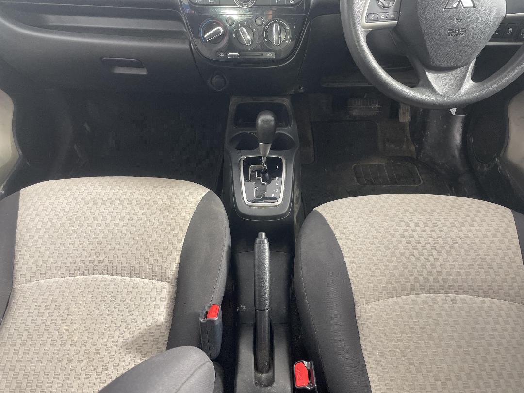 Photo '18' of Mitsubishi Mirage