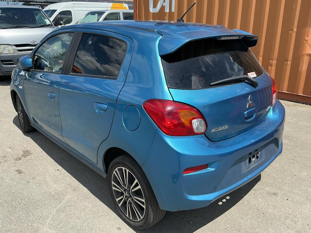 Photo '4' of Mitsubishi Mirage XLS Photo '4' of Mitsubishi Mirage XLS