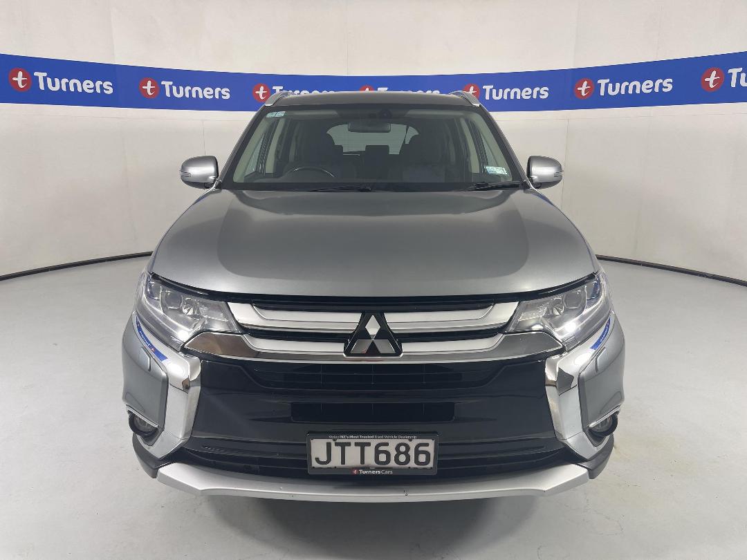Photo '2' of Mitsubishi Outlander