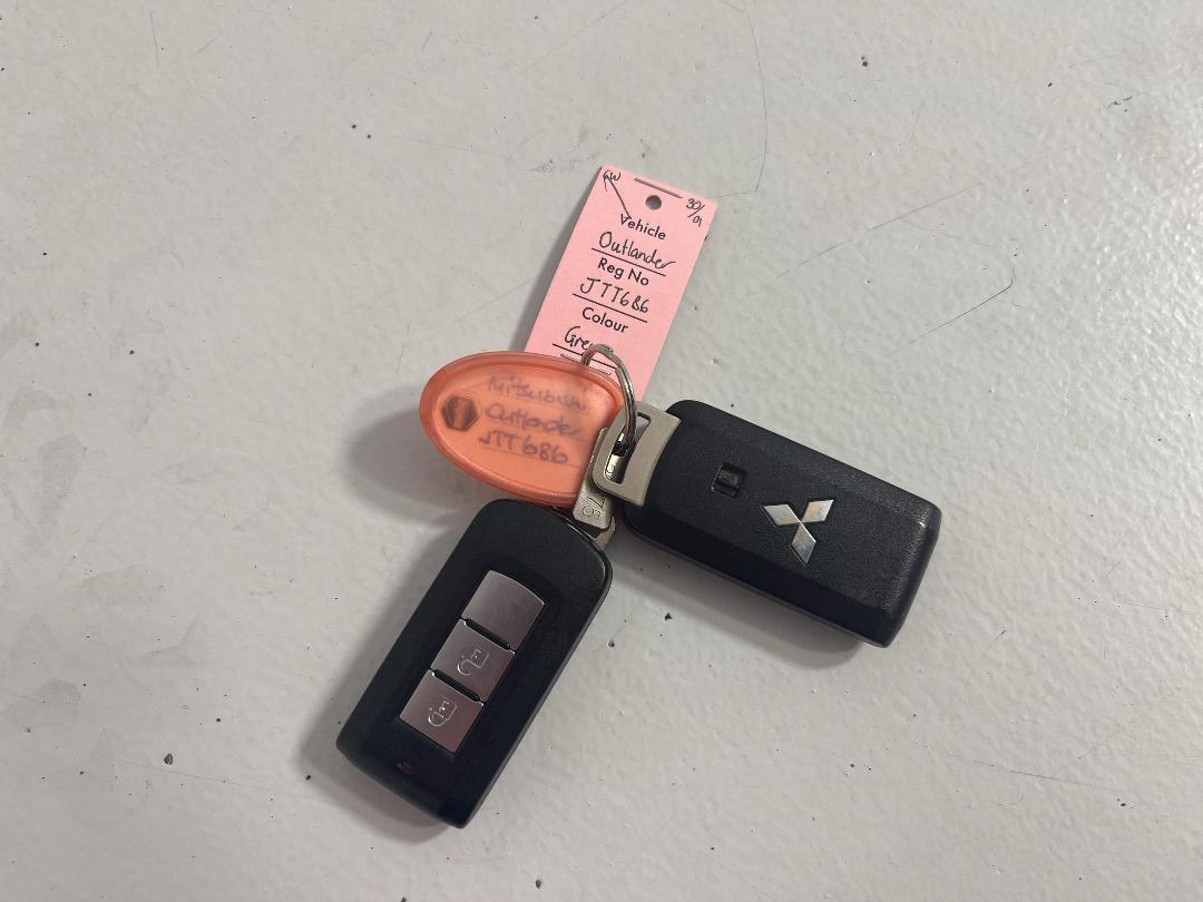 Photo '22' of Mitsubishi Outlander