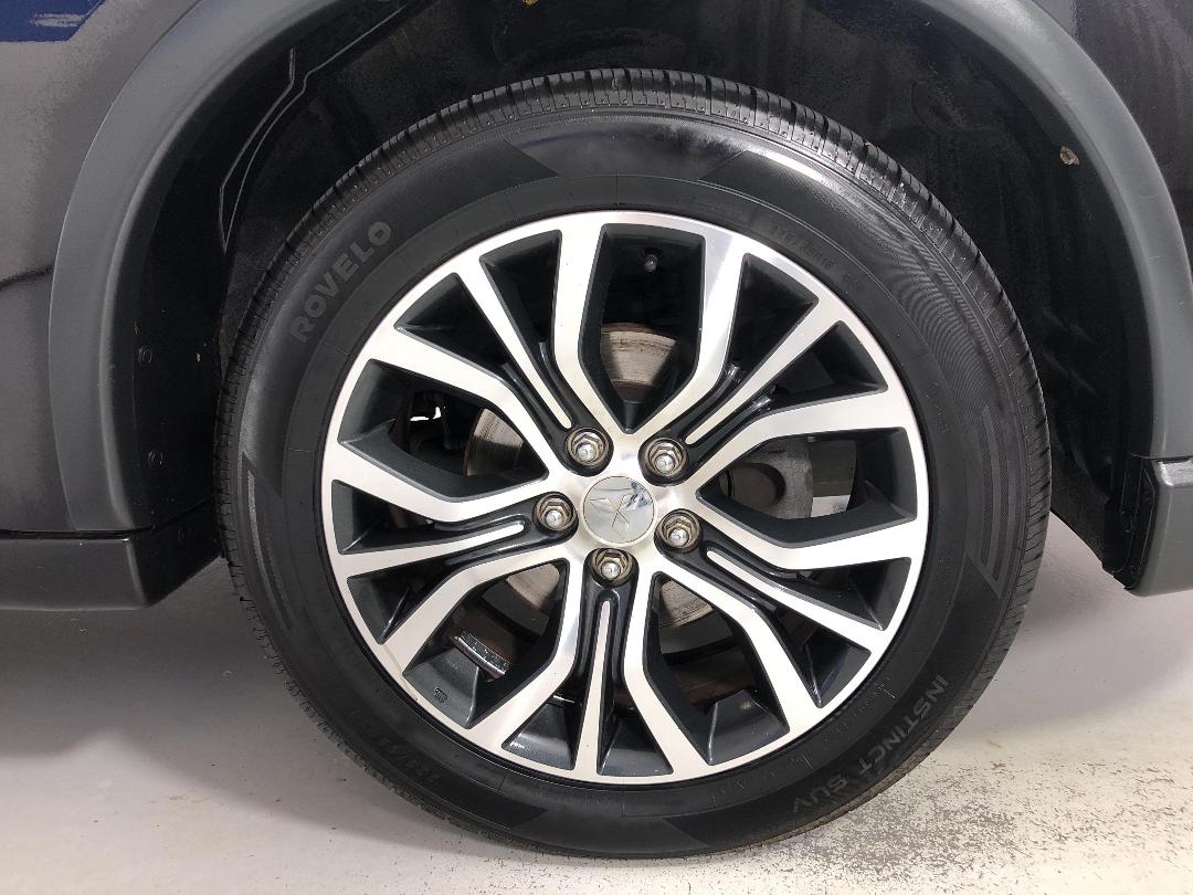 Photo '9' of Mitsubishi Outlander Photo '9' of Mitsubishi Outlander