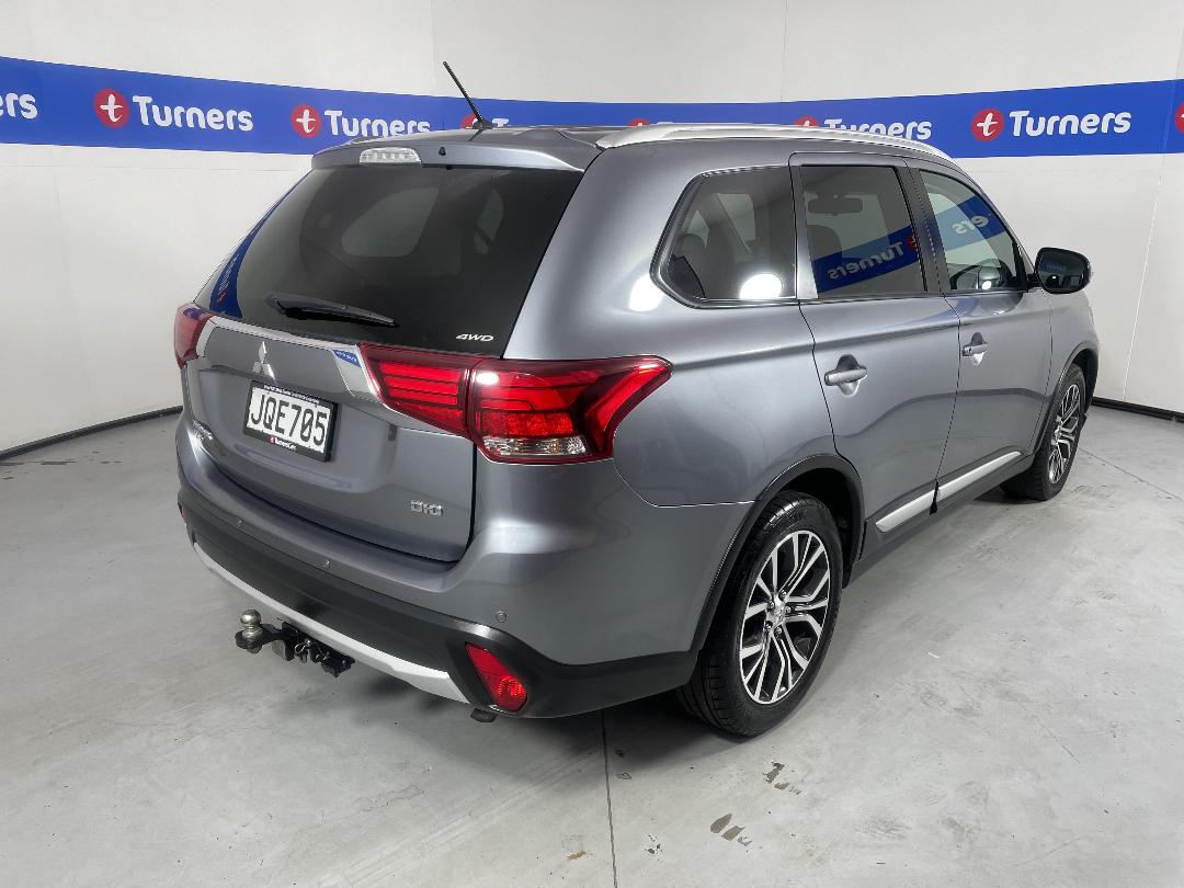 Photo '7' of Mitsubishi Outlander