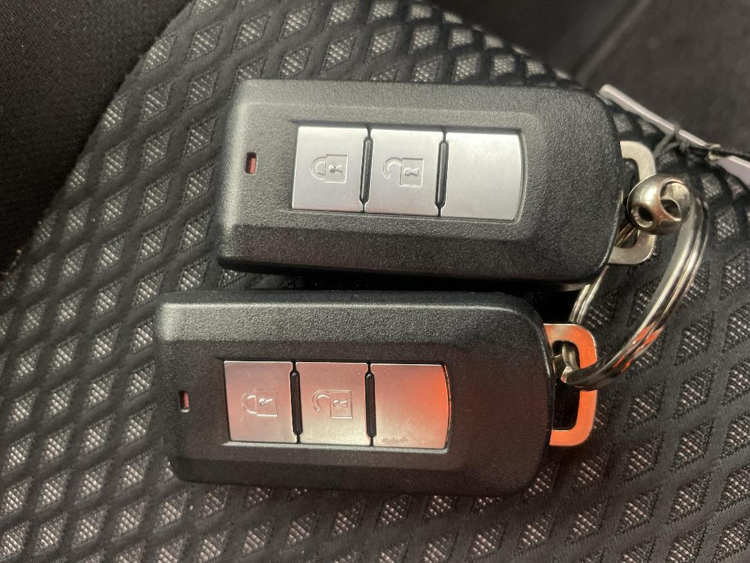 Photo '22' of Mitsubishi Outlander