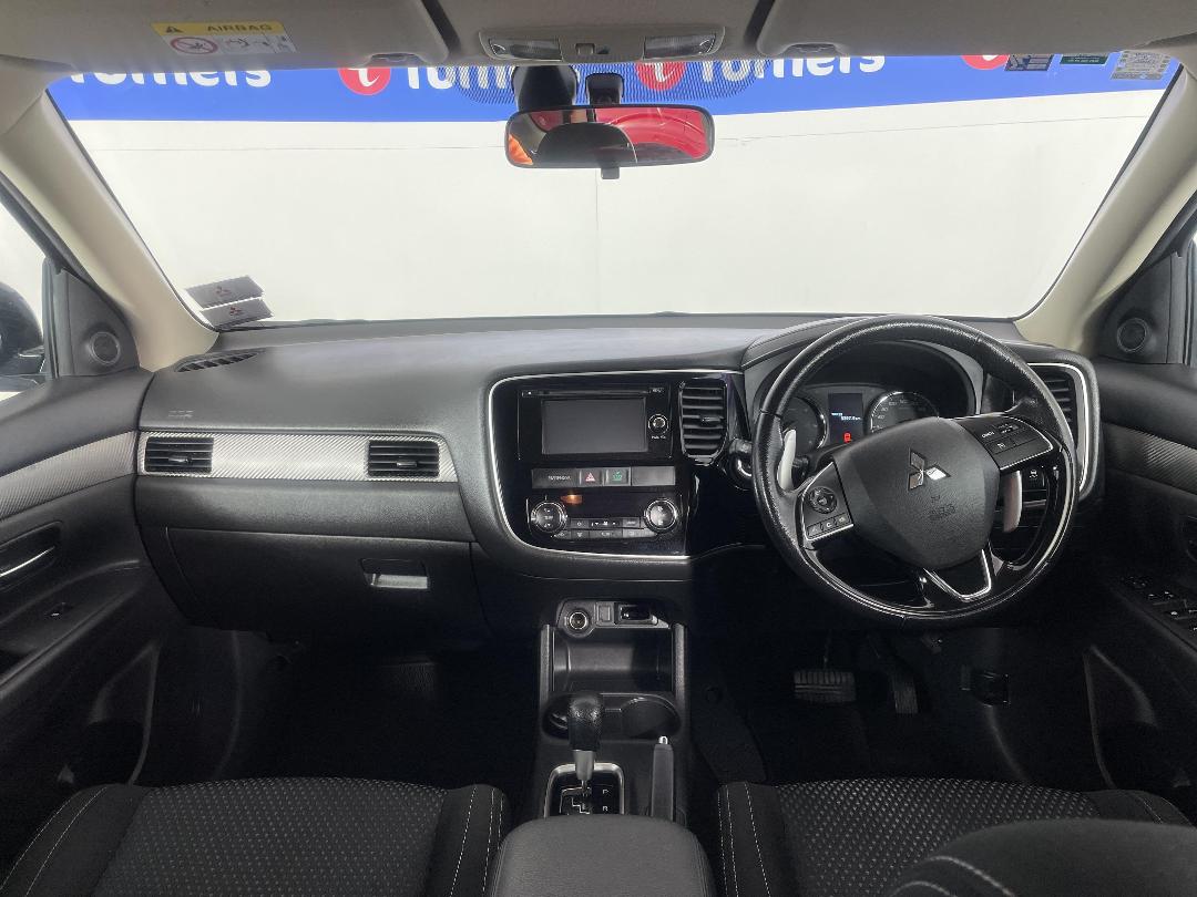 Photo '17' of Mitsubishi Outlander