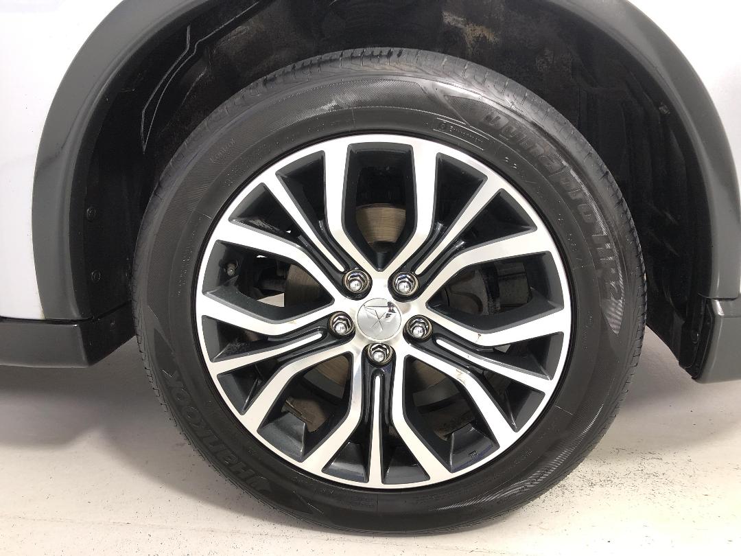 Photo '9' of Mitsubishi Outlander Photo '9' of Mitsubishi Outlander