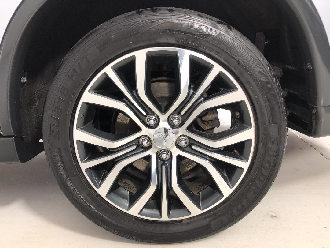 Photo '11' of Mitsubishi Outlander Photo '11' of Mitsubishi Outlander