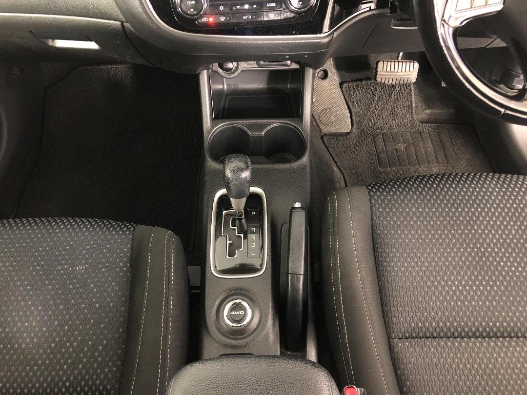 Photo '18' of Mitsubishi Outlander Photo '18' of Mitsubishi Outlander