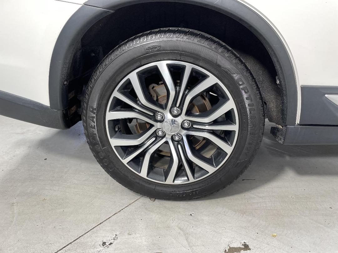 Photo '12' of Mitsubishi Outlander Photo '12' of Mitsubishi Outlander