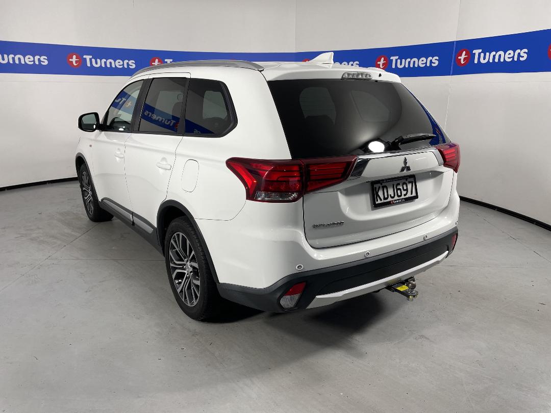 Photo '5' of Mitsubishi Outlander Photo '5' of Mitsubishi Outlander