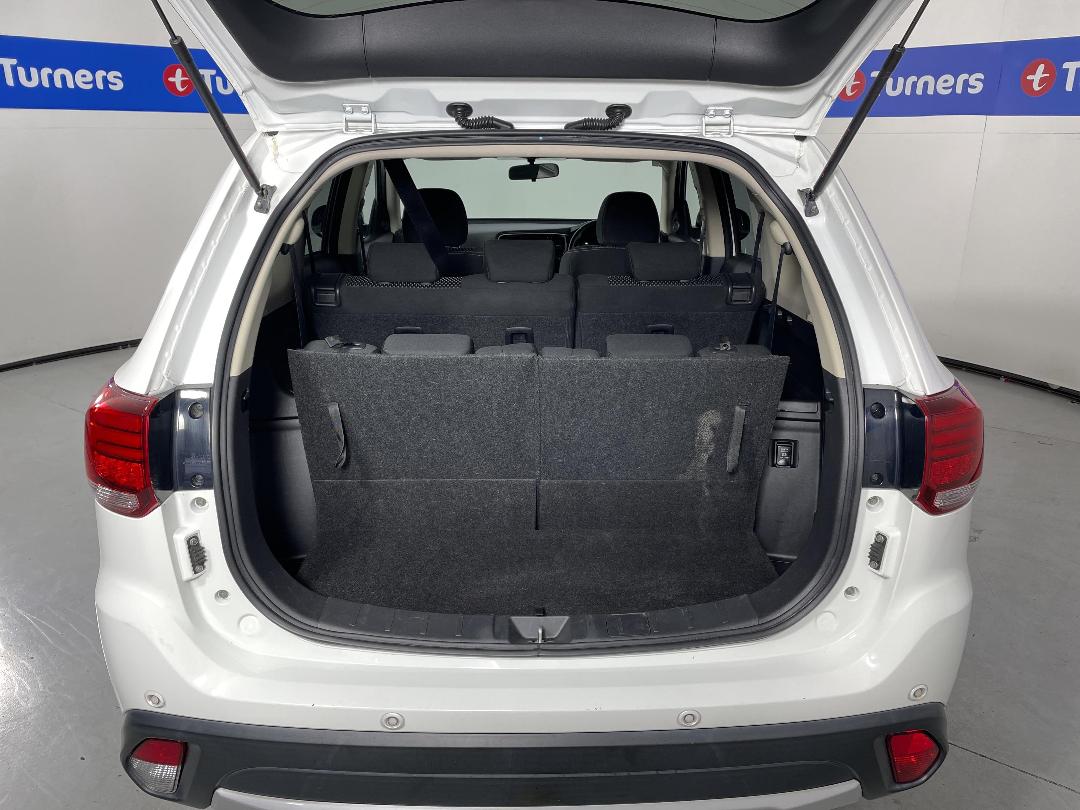 Photo '14' of Mitsubishi Outlander Photo '14' of Mitsubishi Outlander