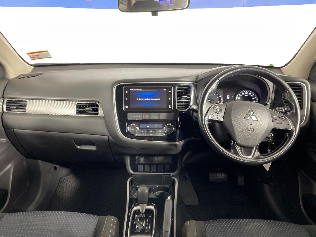 Photo '17' of Mitsubishi Outlander Photo '17' of Mitsubishi Outlander