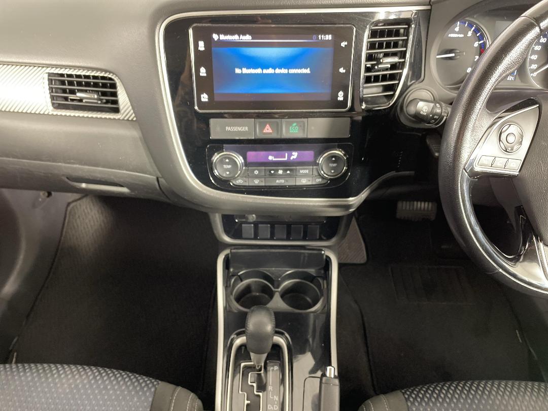 Photo '18' of Mitsubishi Outlander Photo '18' of Mitsubishi Outlander