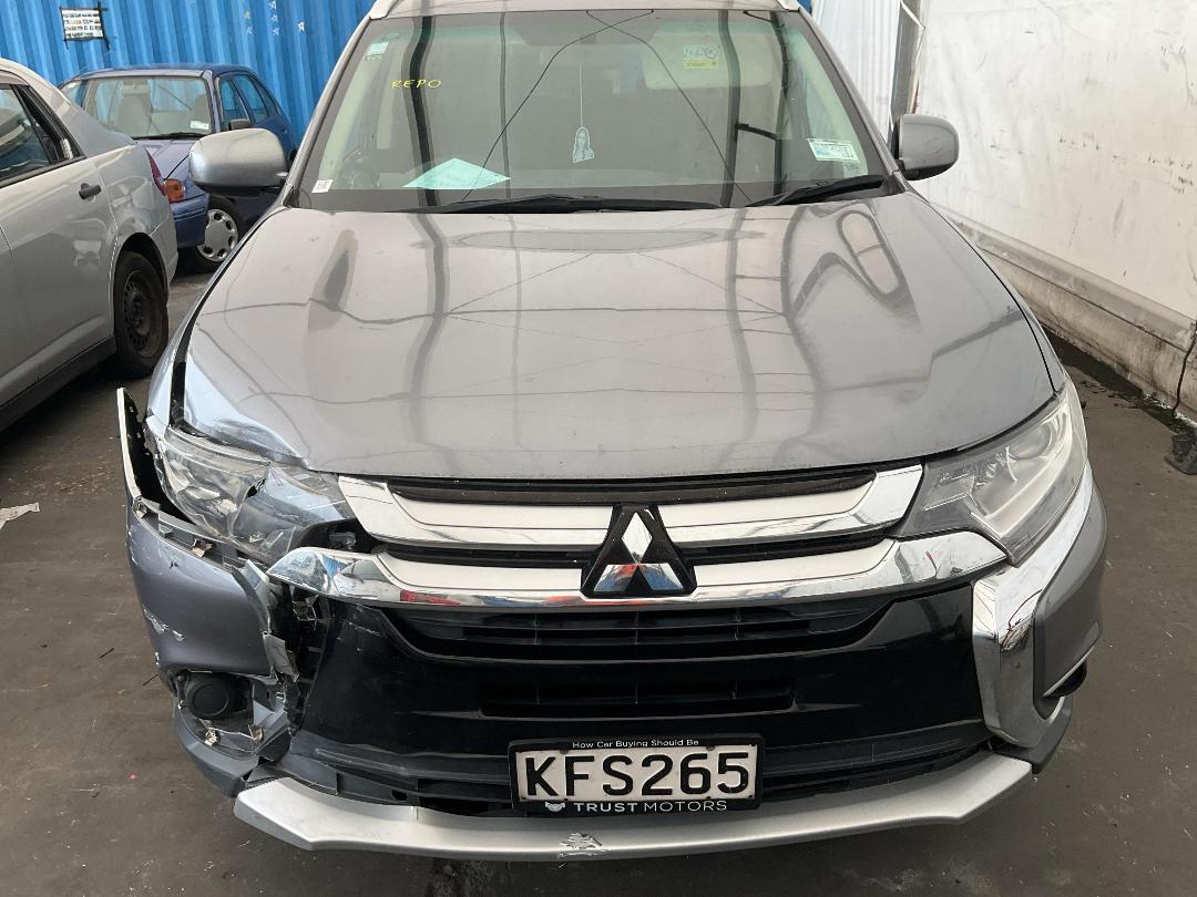 Photo '2' of Mitsubishi Outlander LS