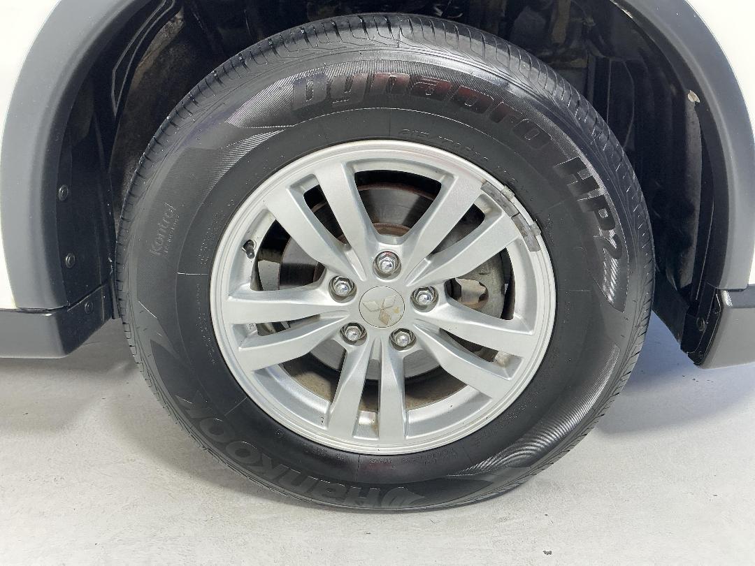 Photo '9' of Mitsubishi Outlander Photo '9' of Mitsubishi Outlander