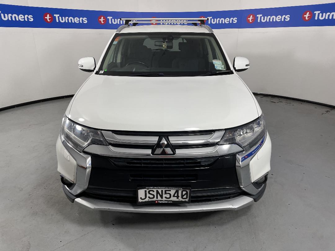 Photo '2' of Mitsubishi Outlander