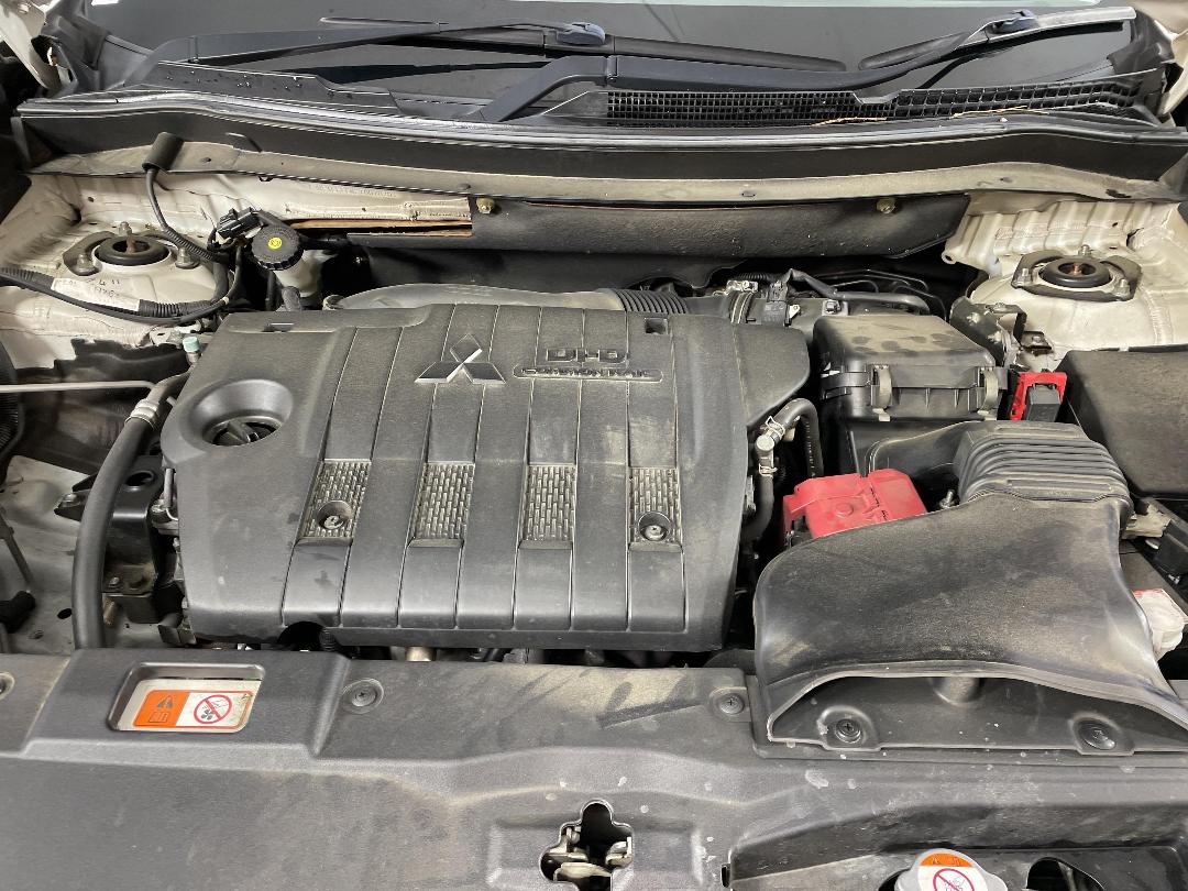 Photo '13' of Mitsubishi Outlander