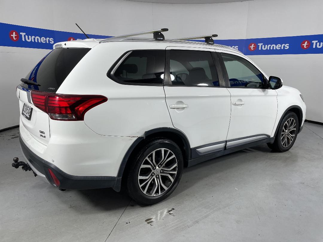Photo '7' of Mitsubishi Outlander