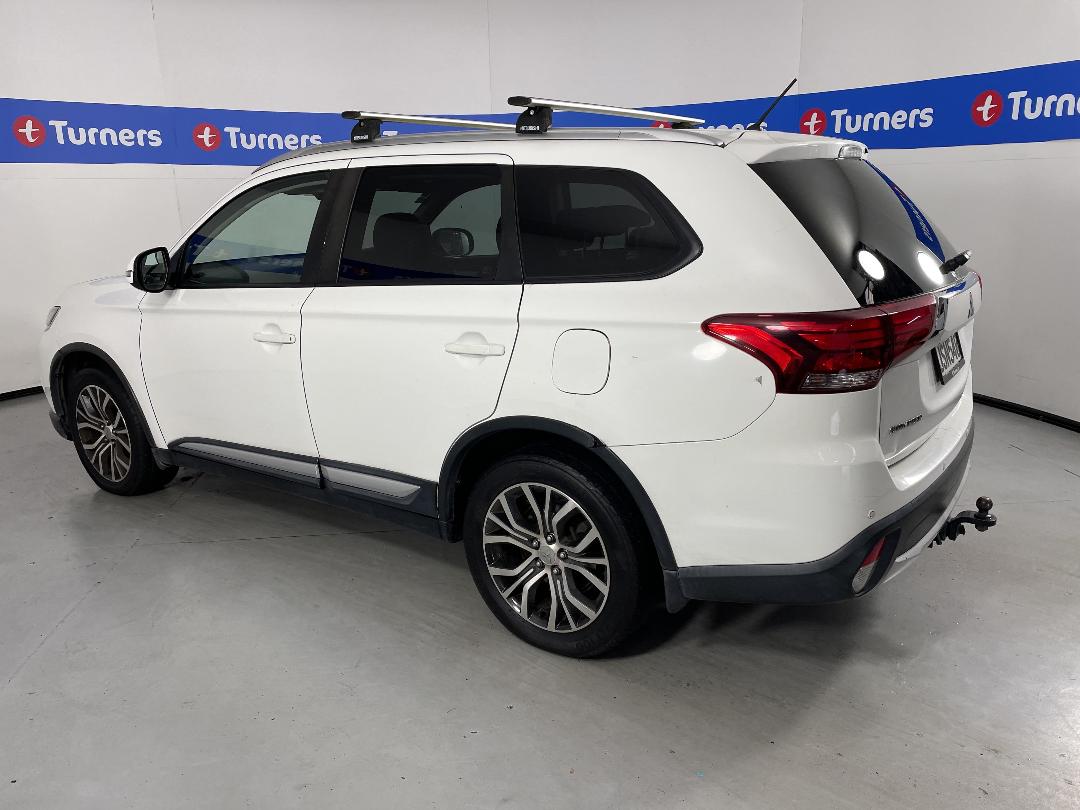 Photo '5' of Mitsubishi Outlander