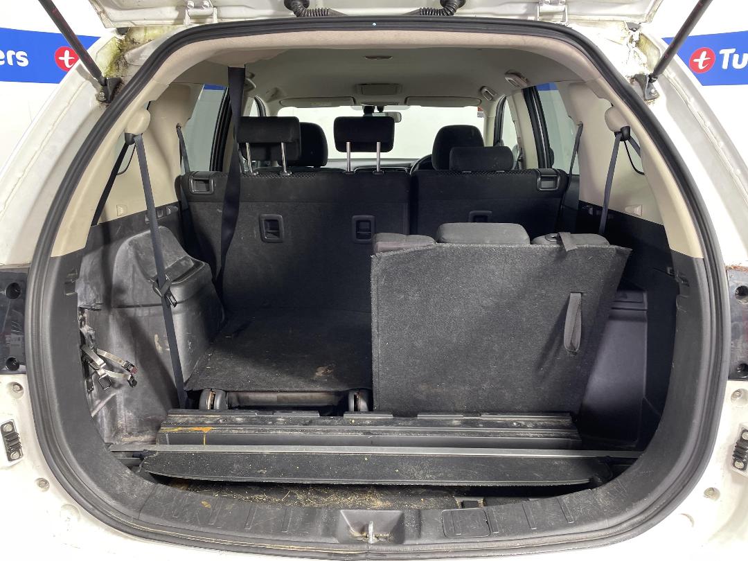 Photo '14' of Mitsubishi Outlander