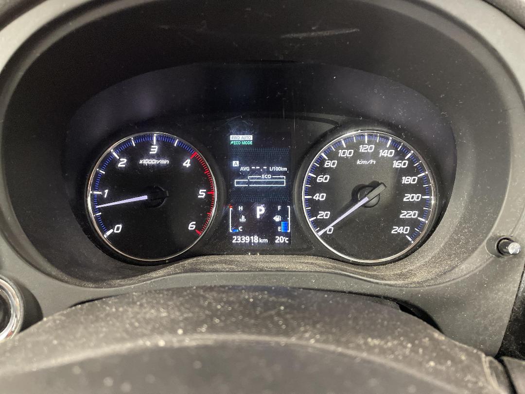 Photo '21' of Mitsubishi Outlander