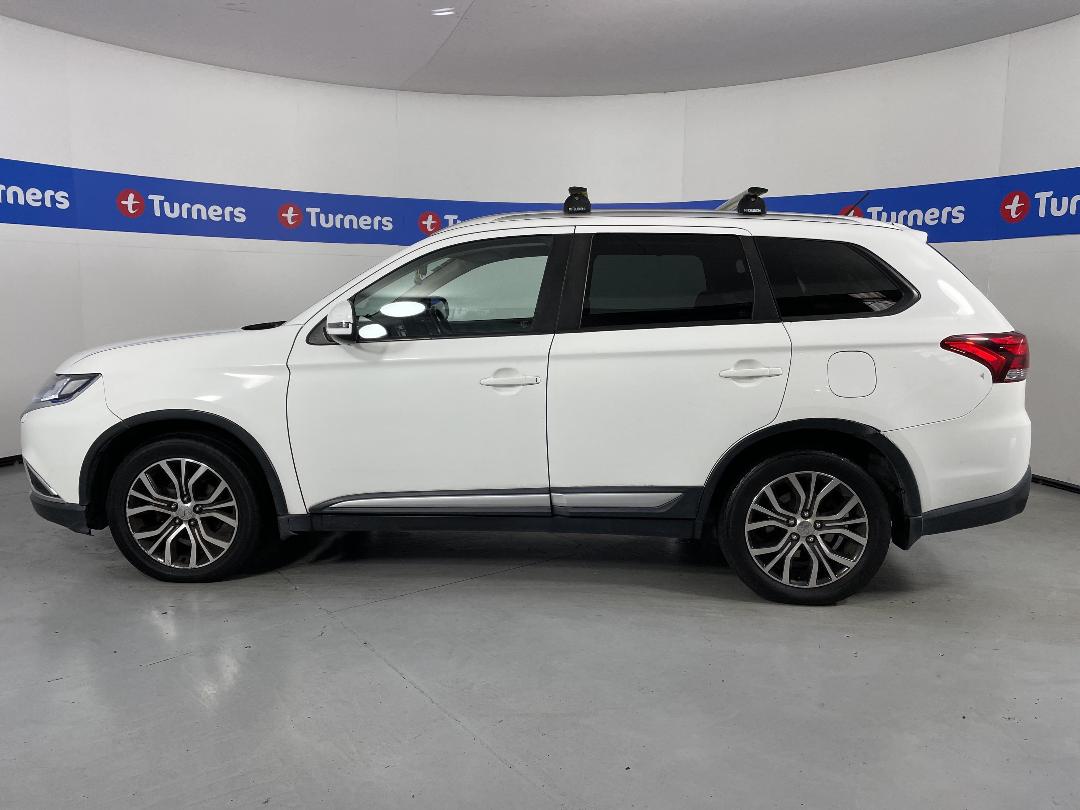 Photo '24' of Mitsubishi Outlander