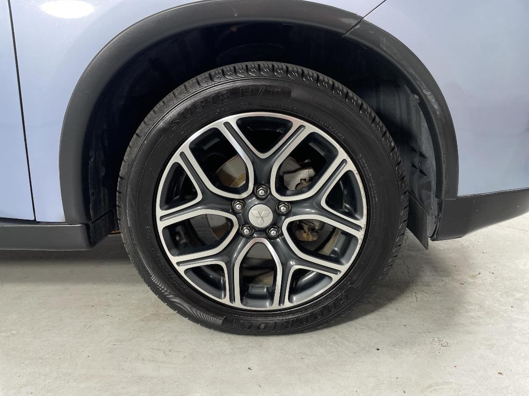 Photo '9' of Mitsubishi Outlander Photo '9' of Mitsubishi Outlander