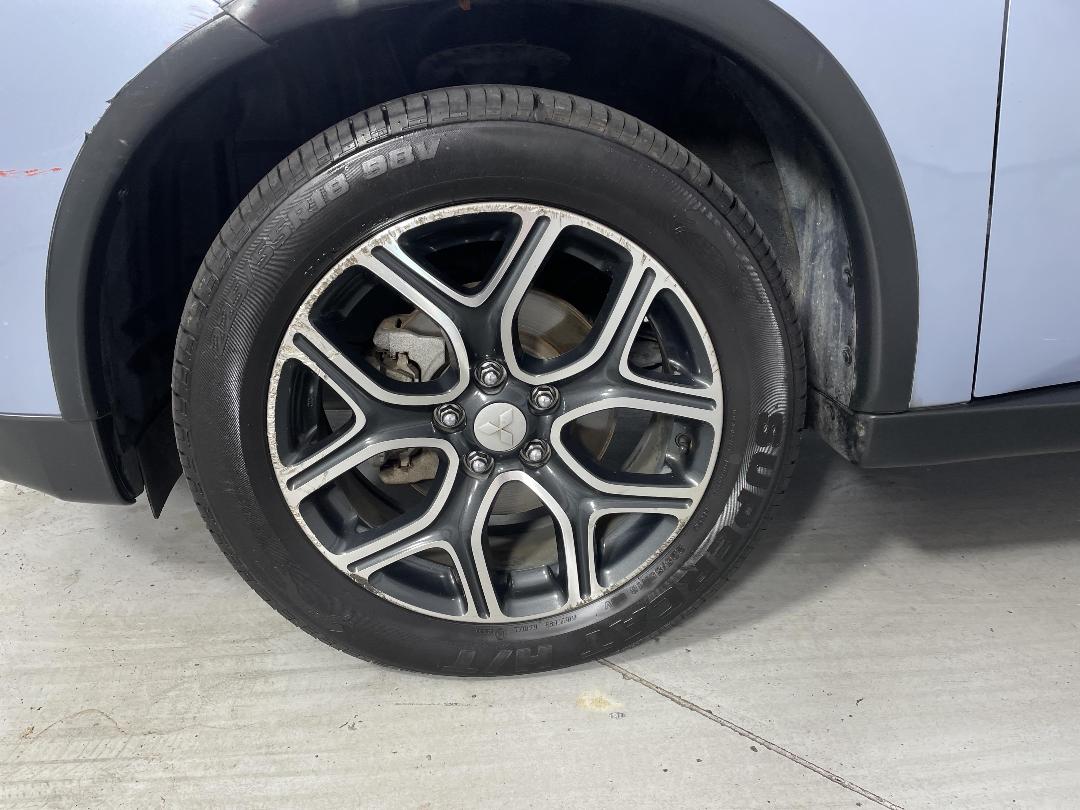 Photo '10' of Mitsubishi Outlander Photo '10' of Mitsubishi Outlander