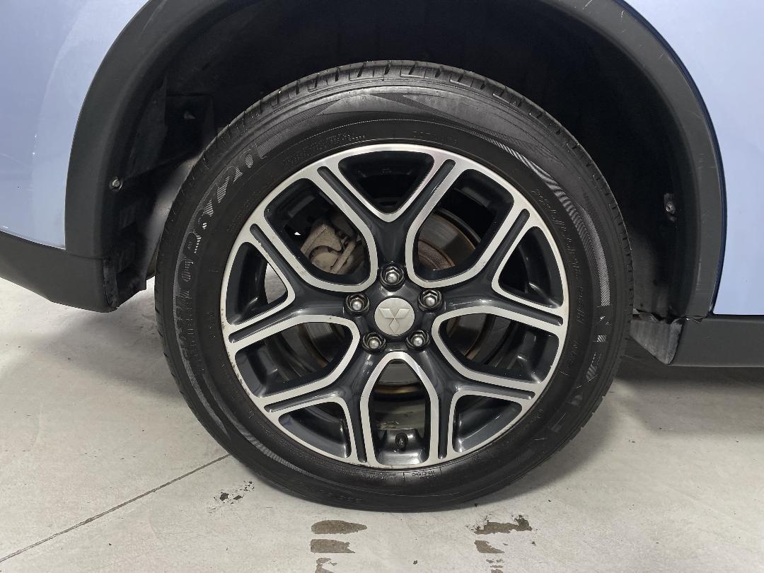 Photo '12' of Mitsubishi Outlander Photo '12' of Mitsubishi Outlander