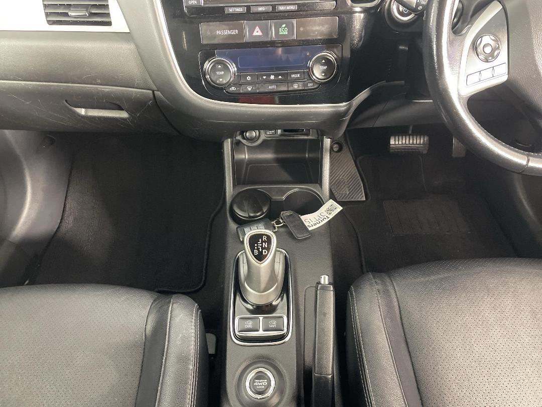 Photo '18' of Mitsubishi Outlander Photo '18' of Mitsubishi Outlander