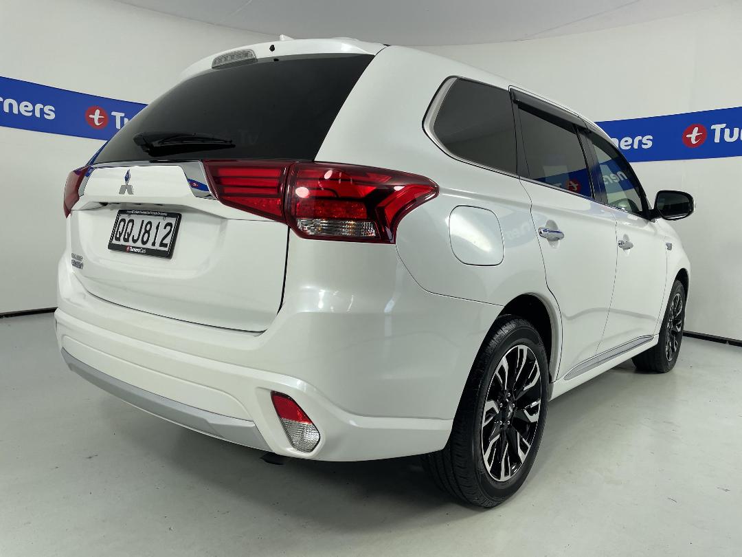 Photo '7' of Mitsubishi Outlander Photo '7' of Mitsubishi Outlander