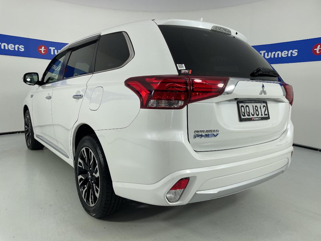 Photo '5' of Mitsubishi Outlander Photo '5' of Mitsubishi Outlander