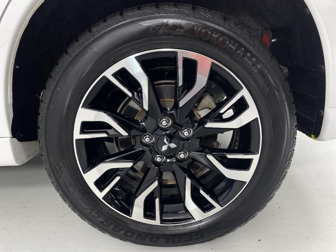 Photo '11' of Mitsubishi Outlander Photo '11' of Mitsubishi Outlander