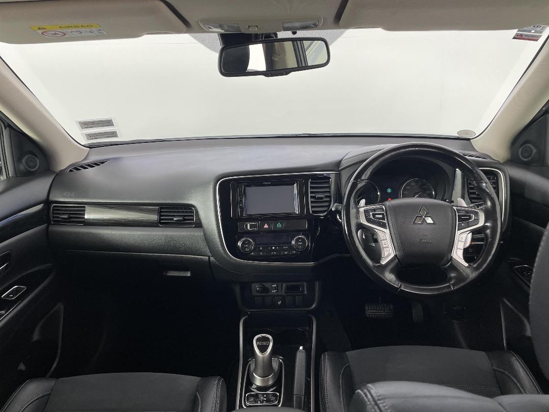 Photo '17' of Mitsubishi Outlander Photo '17' of Mitsubishi Outlander